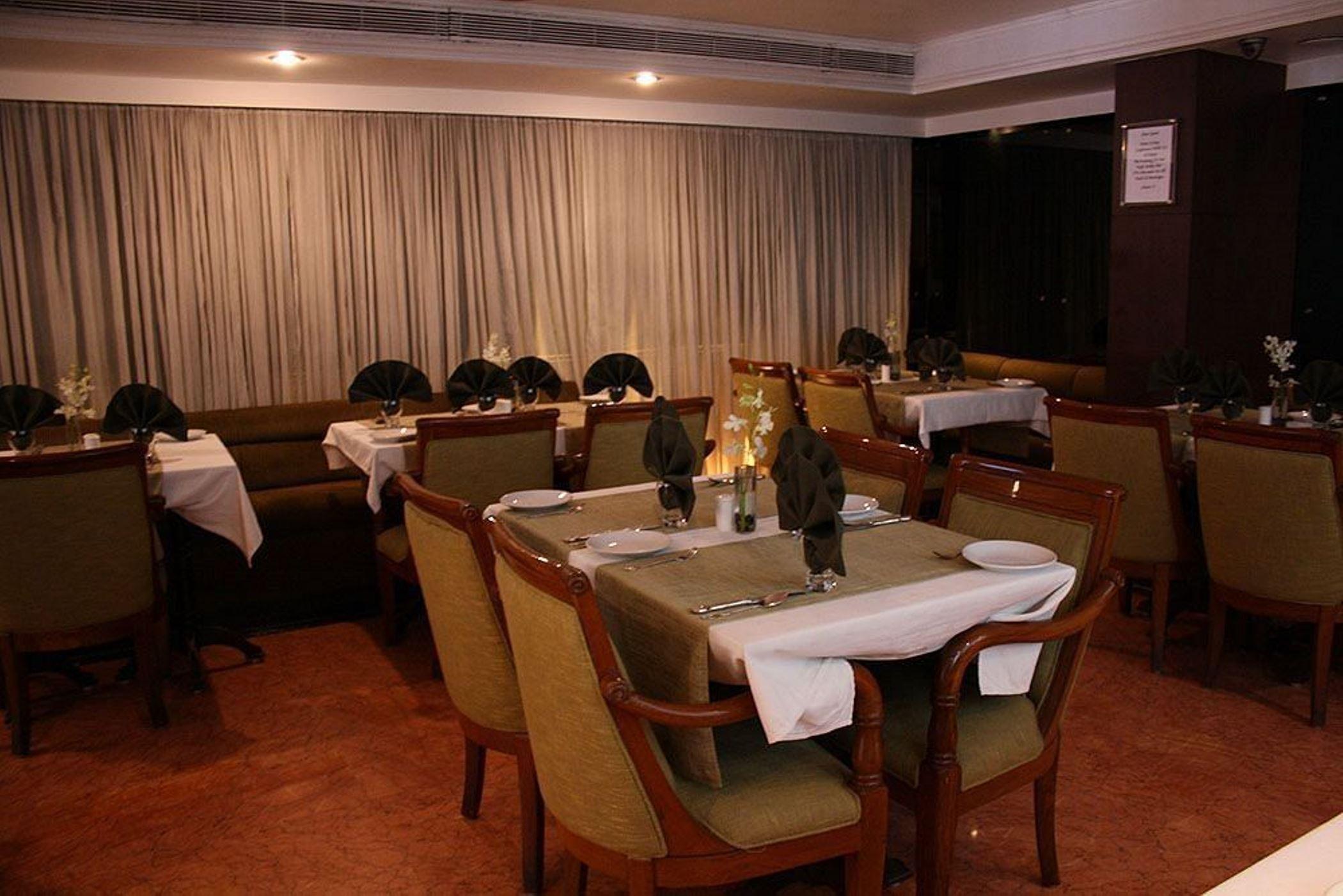 Hotel Bawa International Bombaim Restaurante foto