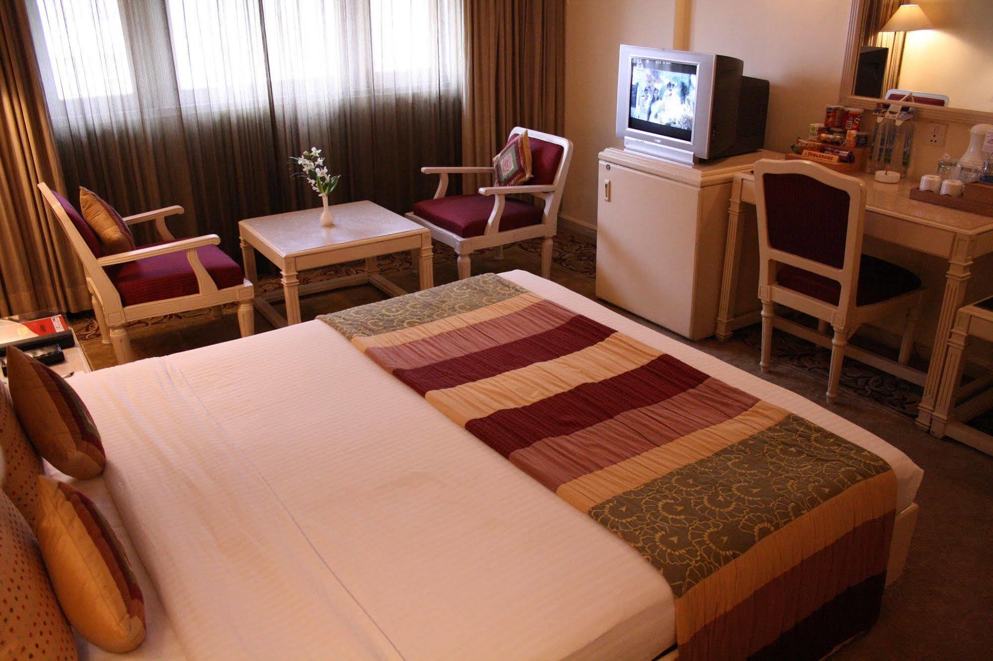 Hotel Bawa International Bombaim Exterior foto